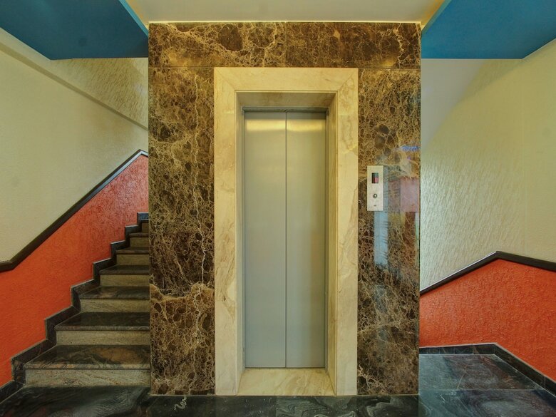 Hotel Oyo 17116 Lng Hospitality