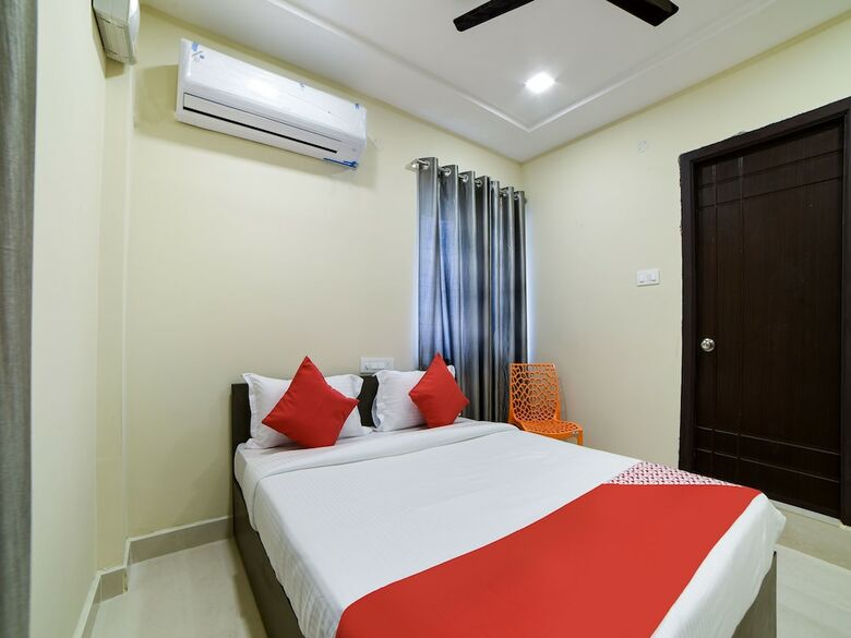 Hotel Oyo 16606 Iconic Living