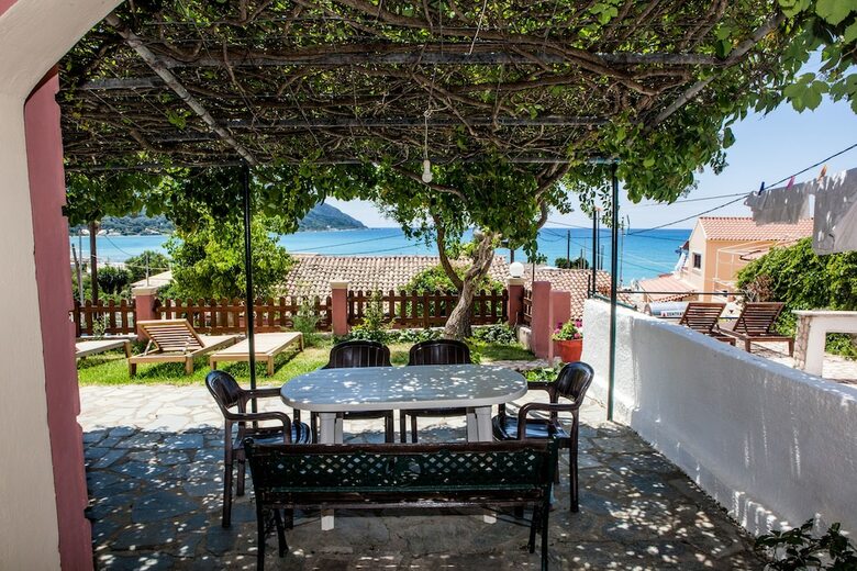 Hotel Eleana Apartments And Studios