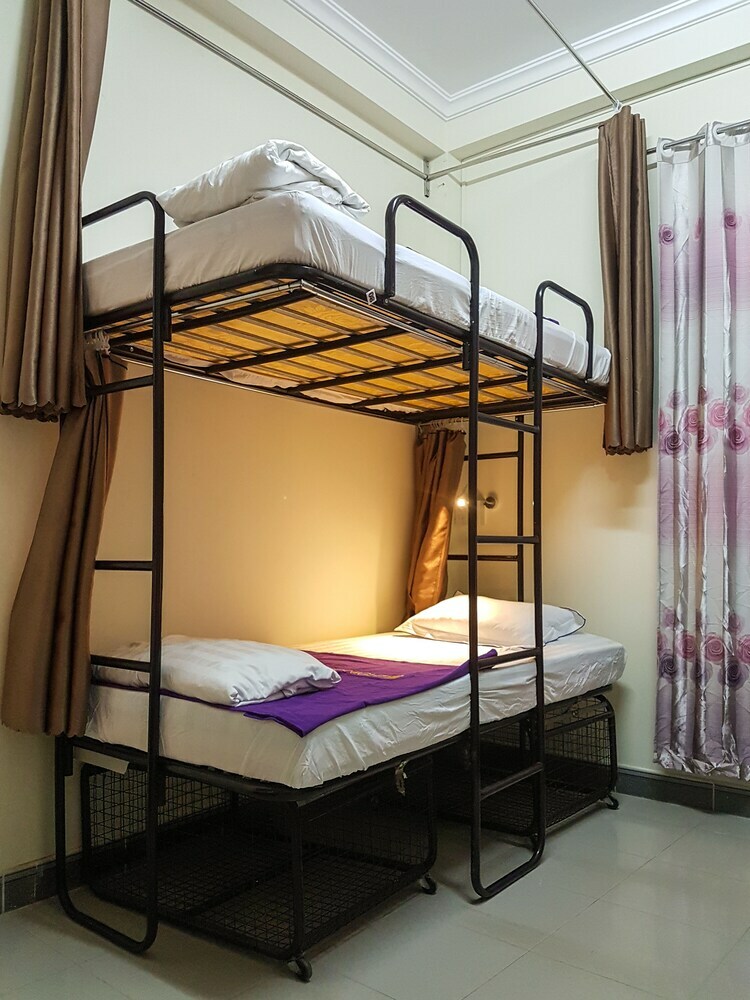 Hostal Backpack Abode Hostel