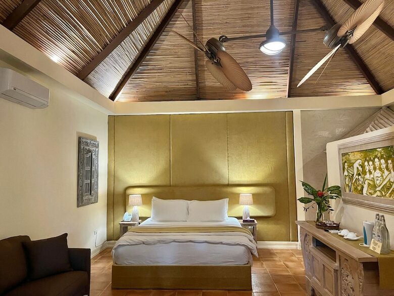 Hotel Coco Grove Beach Resort
