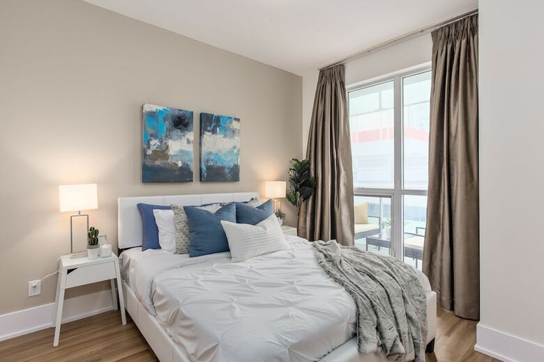 Quickstay - Stylish 2-bedroom Downtown Condo