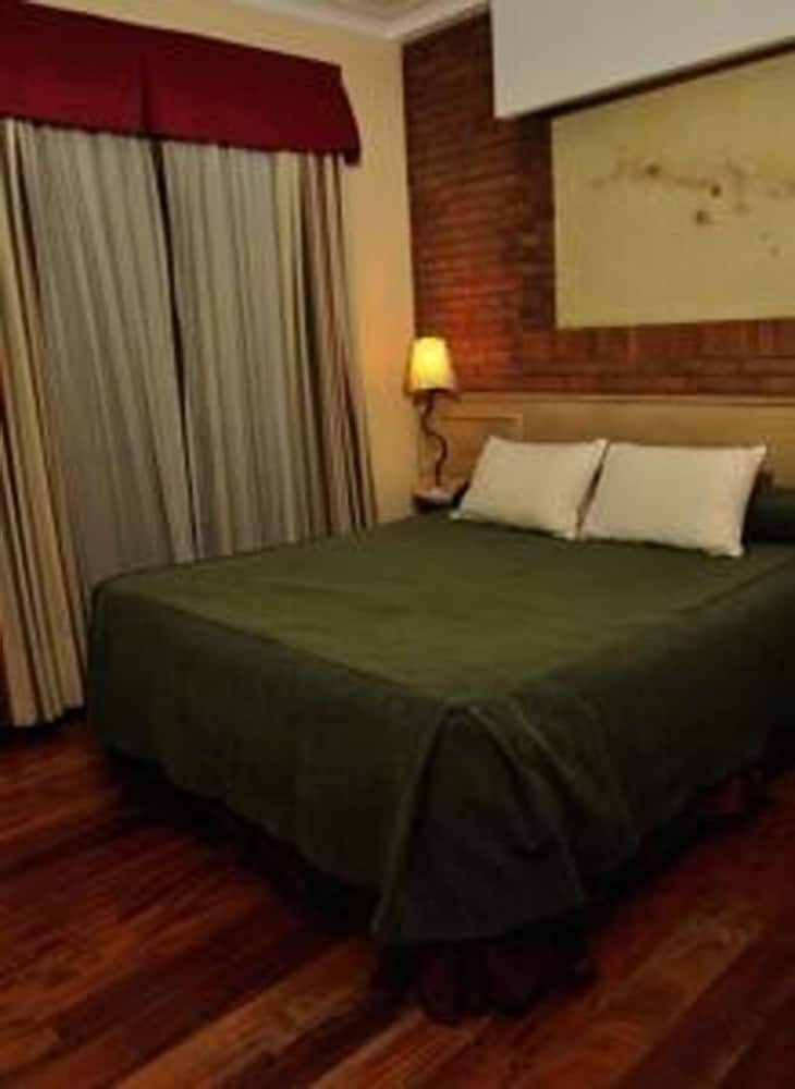 Aparthotel Reina Victoria Suites & Towers