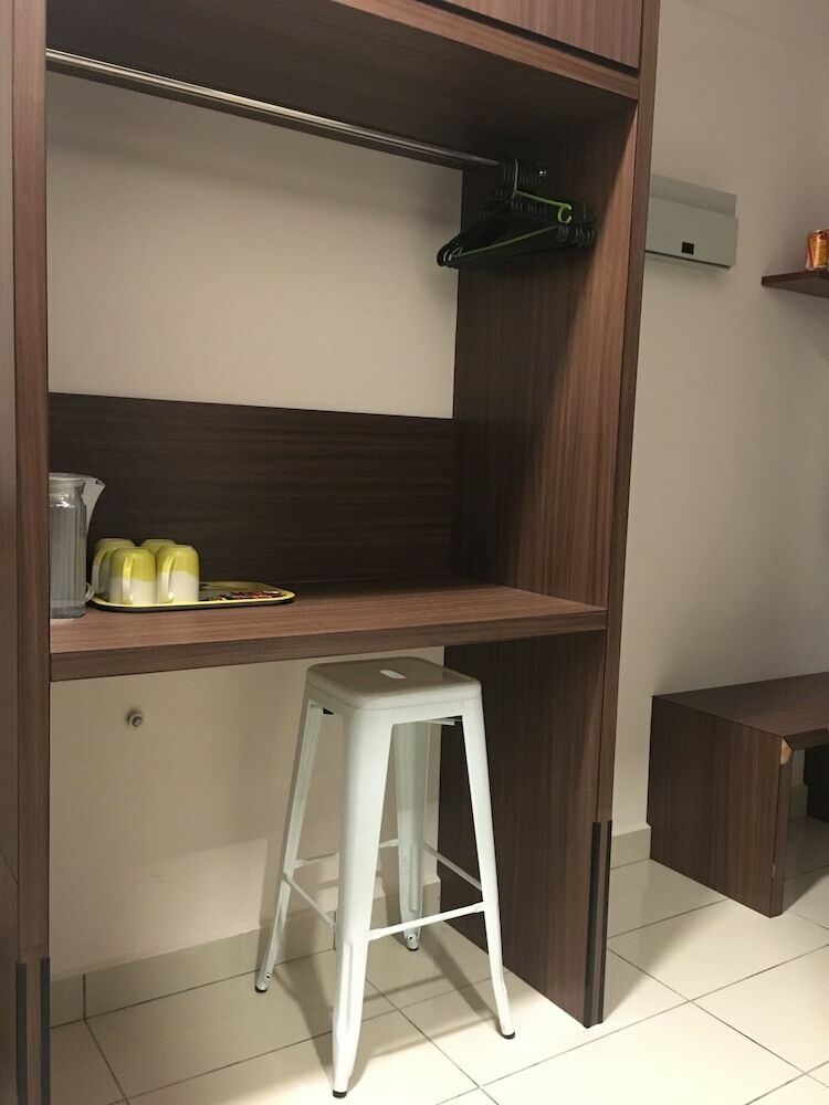 Hotel Jio Suites Aeropod Medium Quadruple Rooms