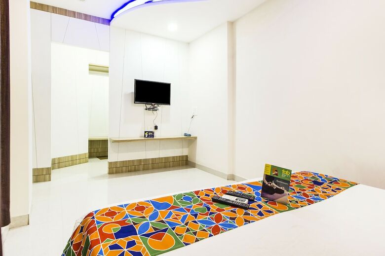 Fabhotel The A Park Lashkar