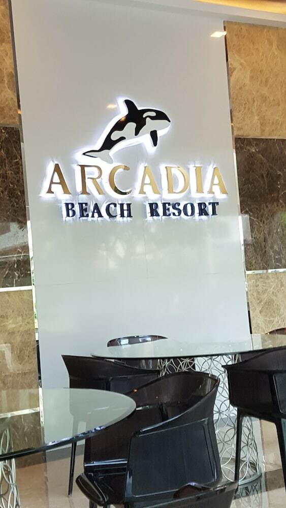 Apartamentos Arcadia Beach Resort Pool View