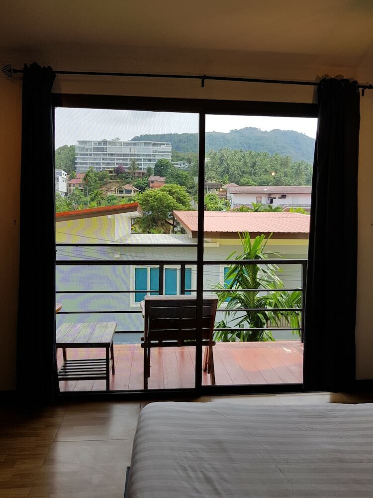 Hi Karon Beach Hotel