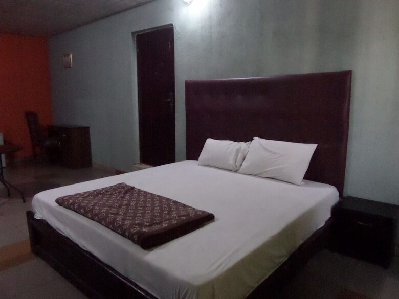 Metro Hotel Ajeigbe