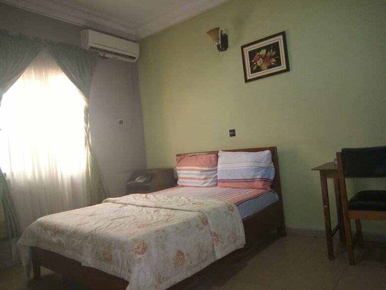 Prime Rose Hotel And Suites