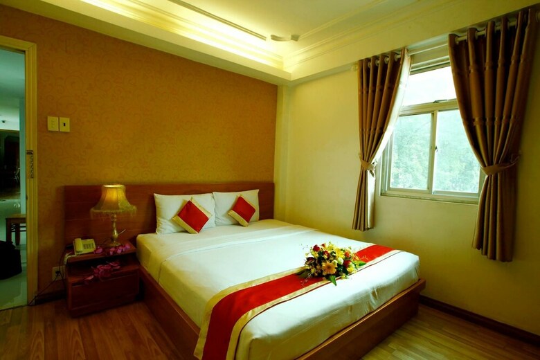 Lucky Star Hotel