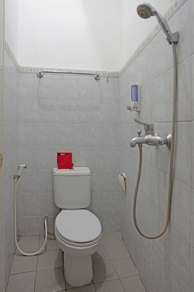 Hotel Reddoorz @ Soekarno Hatta 2