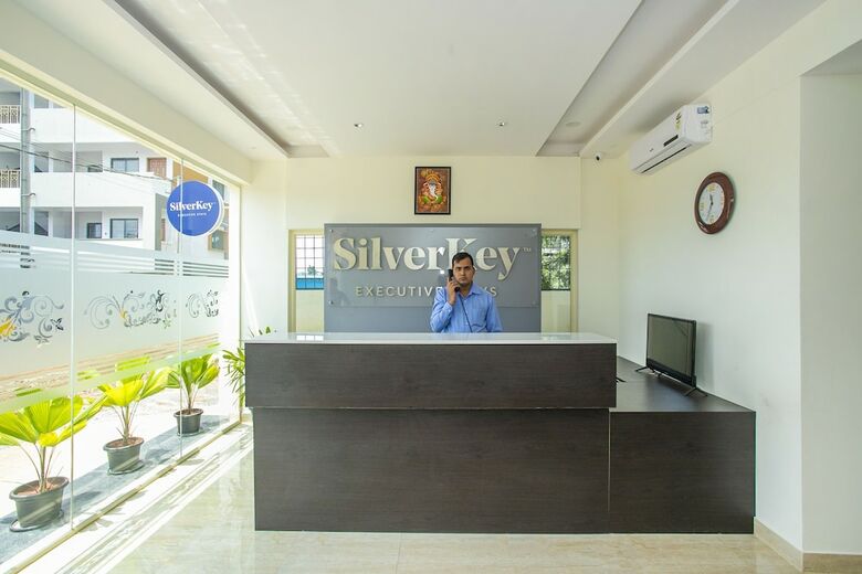 Hotel Oyo 20026 Silverkey Rr Nagar