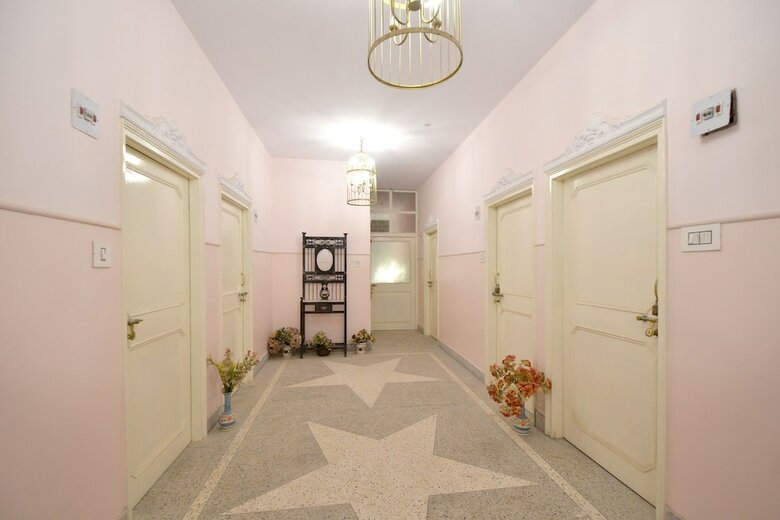 Hotel Oyo 19597 Pink Palace
