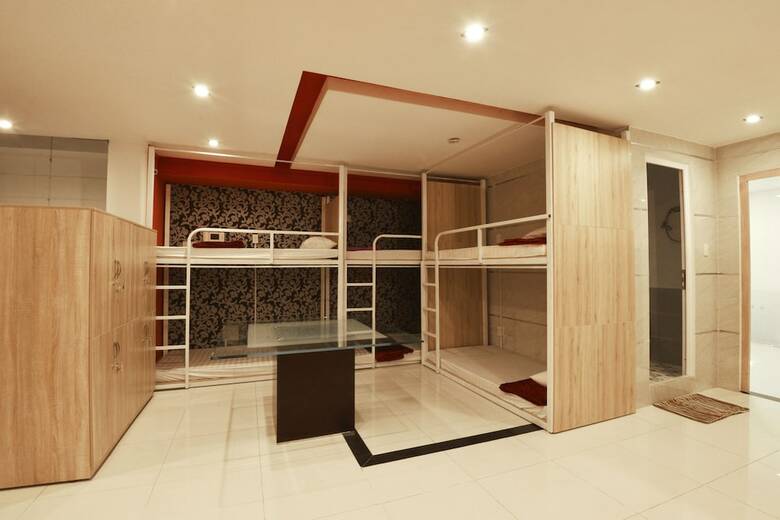 Hostal My Friends Hotel - Hostel