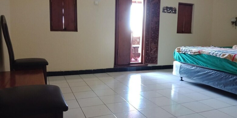 Hotel Rori Homestay