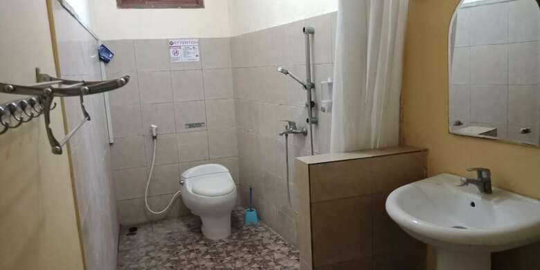 Hotel Rori Homestay