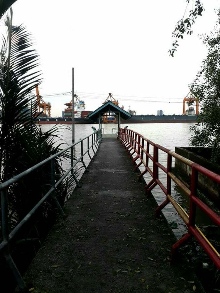 Hotel Baan Klangsuan Bang Korbua