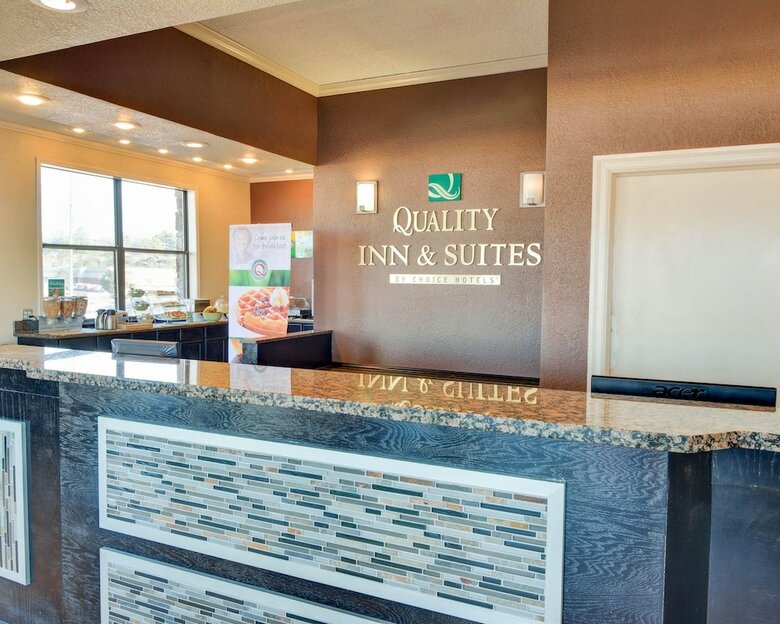 Motel Quality Inn & Suites