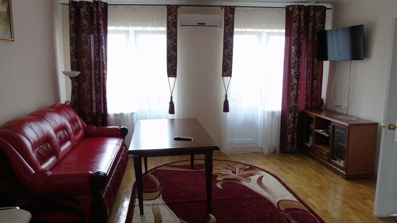 Hotel Kiev Plus