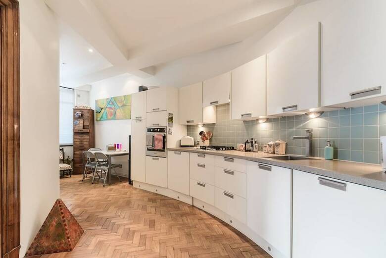 Catching Unique 1 Bedroom Apartment