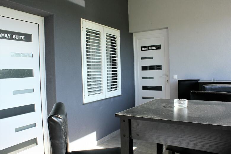 Apartamentos Holiday House Zaton