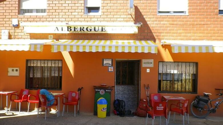Hostal Albergue La Torre