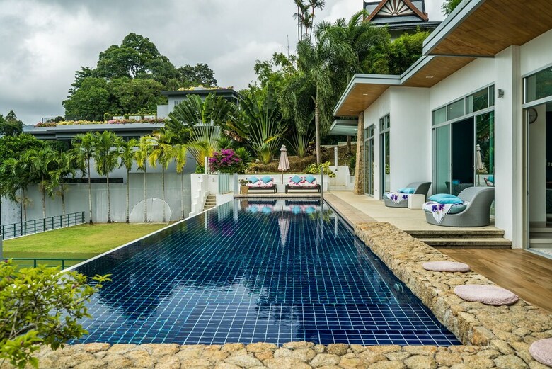 Parinda Villa In Naka Hills