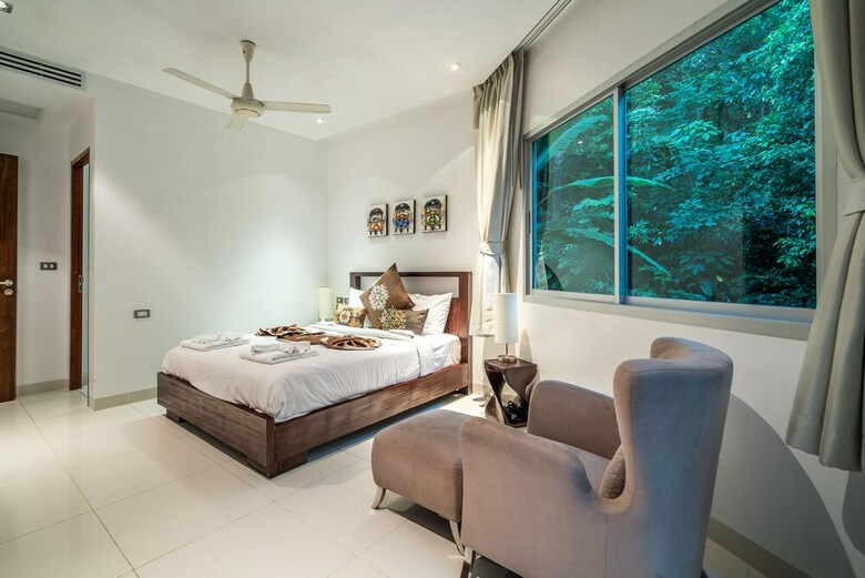 Parinda Villa In Naka Hills