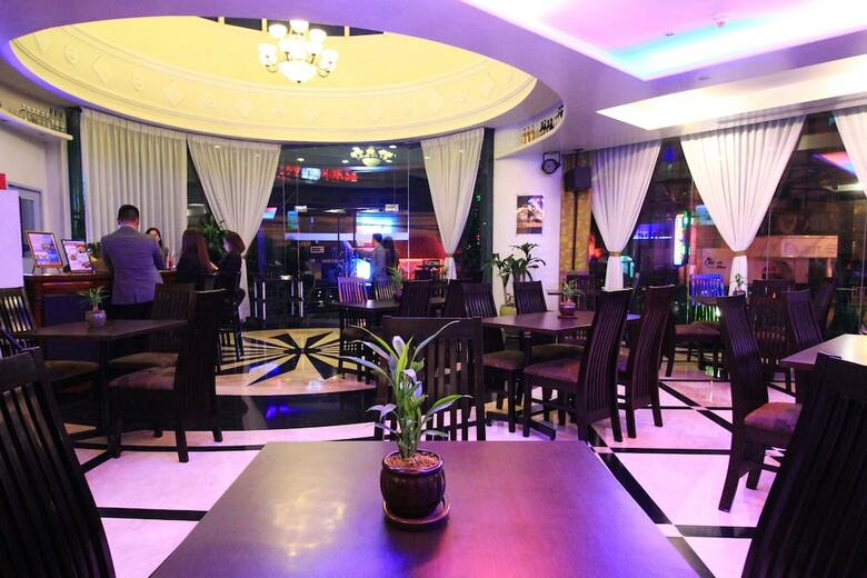 Hotel Oxford Suites Makati