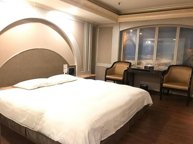 The First Plaza Hotel