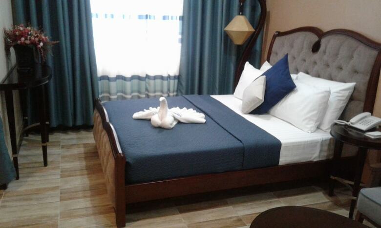 Hotel Charo's Dormitel