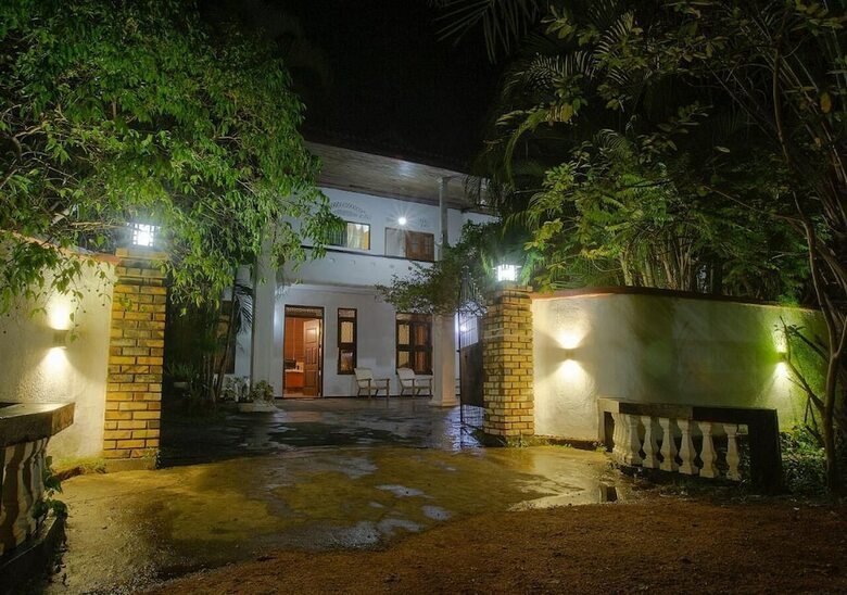Hostal Aura City Hostel