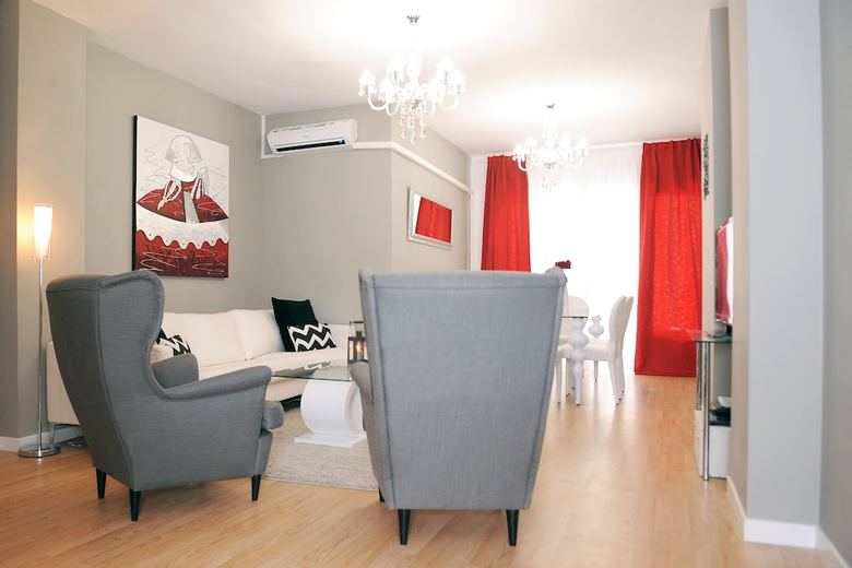 Amazing City Center Apartment