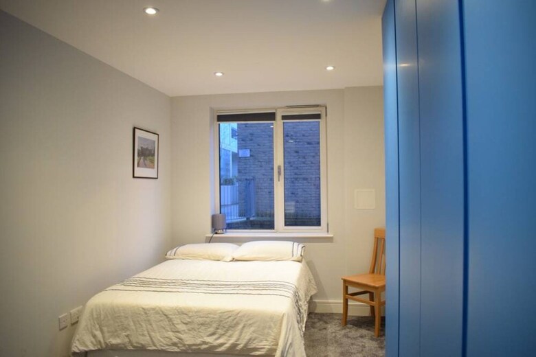 2 Bedroom Apartment Near The Oval Sleeps 4