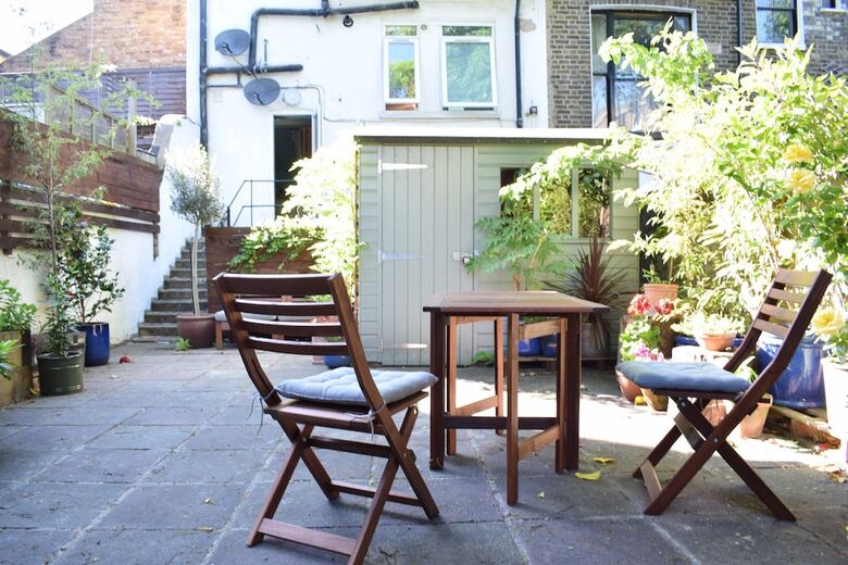 Apartamentos Beautiful, Bright 1-bedroom Home With Garden
