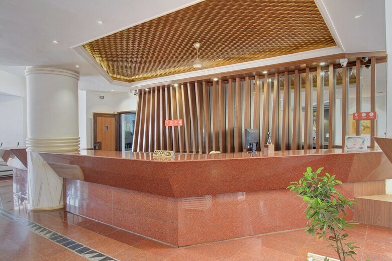Capital O 22798 The Hans Hotel