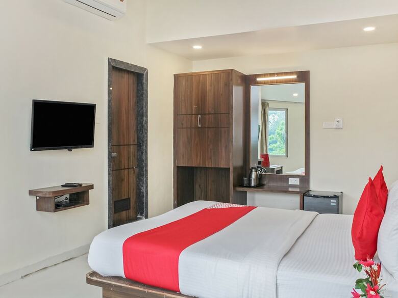 Hotel Oyo 22692 Flagship Strand Resort
