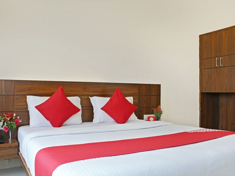 Hotel Oyo 22692 Flagship Strand Resort