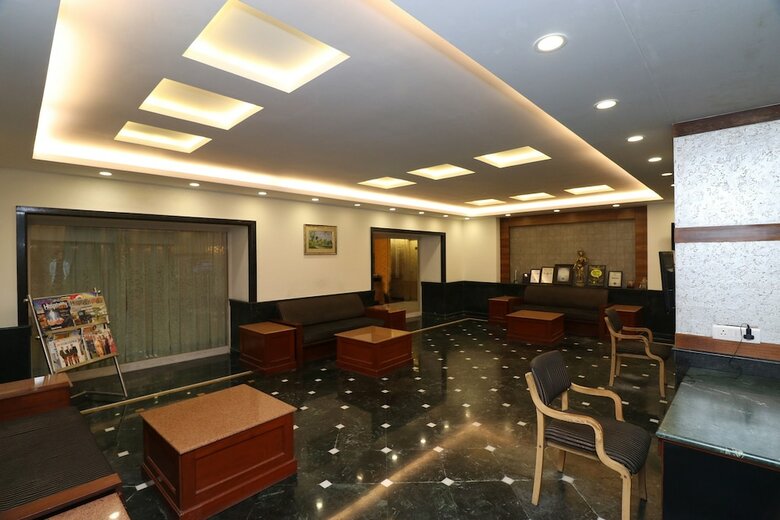 Capital O 1796 Grand Hotel