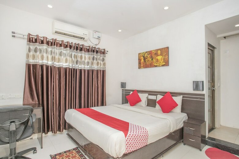 Hotel Oyo 24093 Kp Suits
