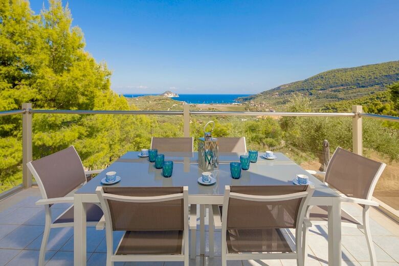 Villa Keri Sea