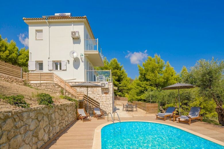 Villa Keri Sea