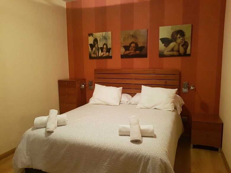 Apartamentos Dos Torres Reina