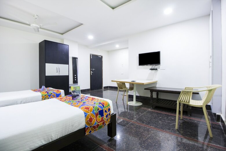 Hotel Fabexpress Gokul House
