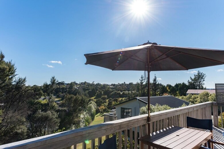 Sunseeker Cottages Motel