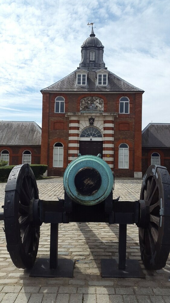 Royal Arsenal Apartment With Great Views