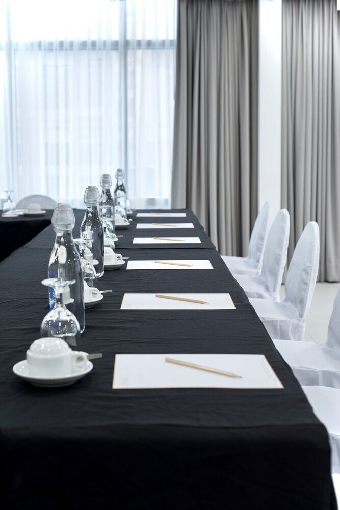Hotel The Sphere Serviced Residences Managed By Hii