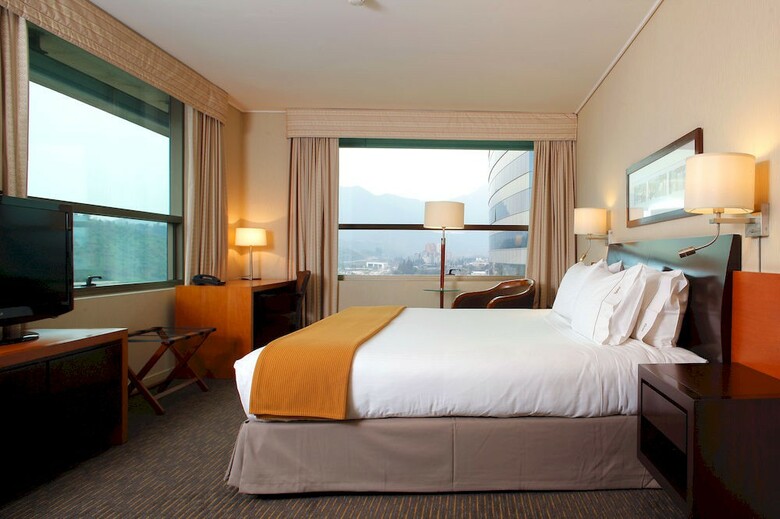 Hotel Holiday Inn Express Santiago Los Condes