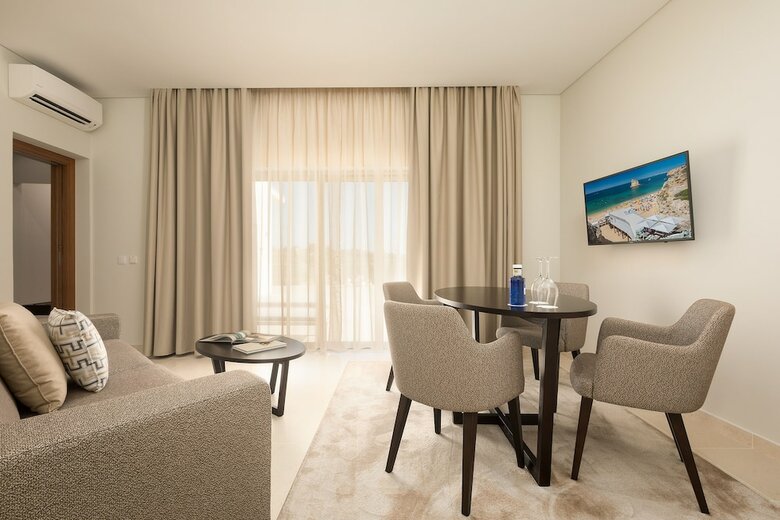 Hotel Caneiros Luxury House & Suites
