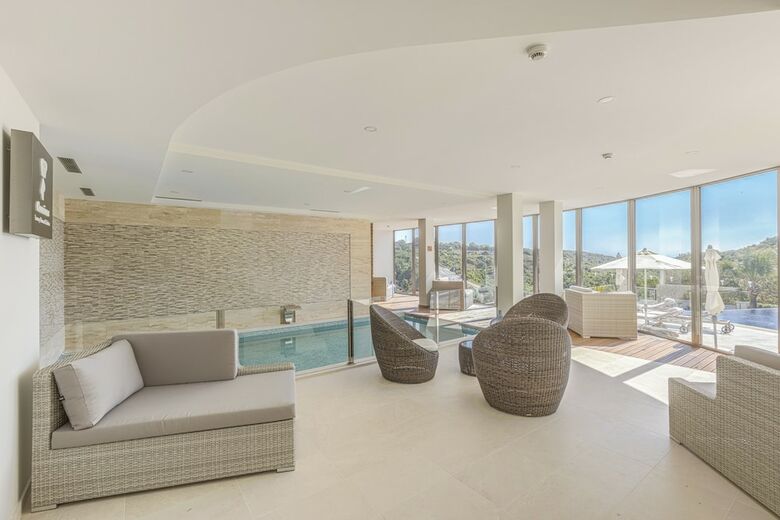 Hotel Caneiros Luxury House & Suites